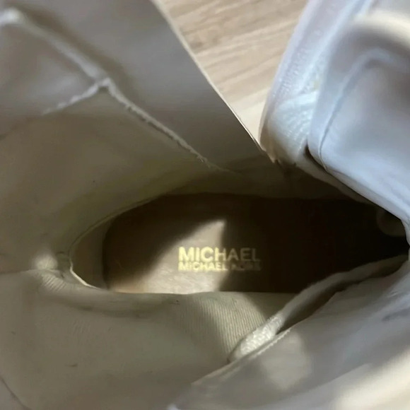 Michael Kors Corey Logo Combat Boot cream & tan Womens size 7.5 Ankle Bootie - Picture 11 of 14